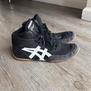 ASICS Men's Wrestling Shoes size 6